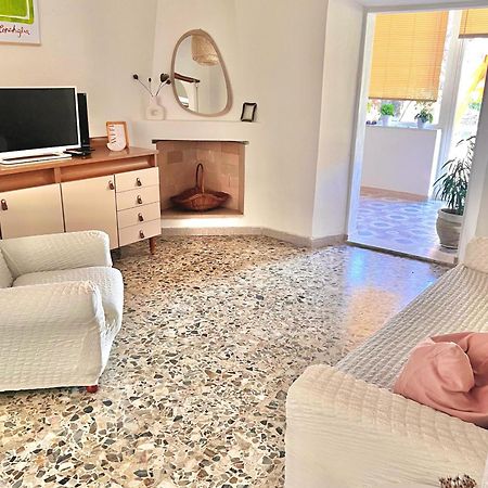 Casetta Bianca Con Giardino Posada  Εξωτερικό φωτογραφία