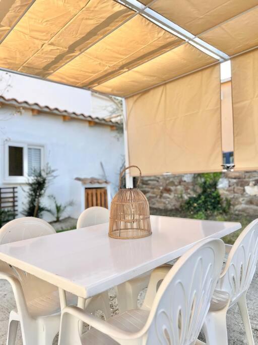 Casetta Bianca Con Giardino Posada  Εξωτερικό φωτογραφία