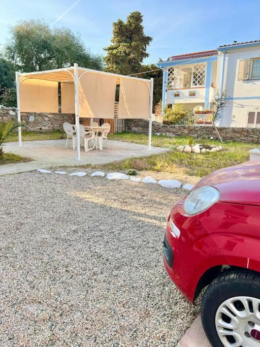 Casetta Bianca Con Giardino Posada  Εξωτερικό φωτογραφία